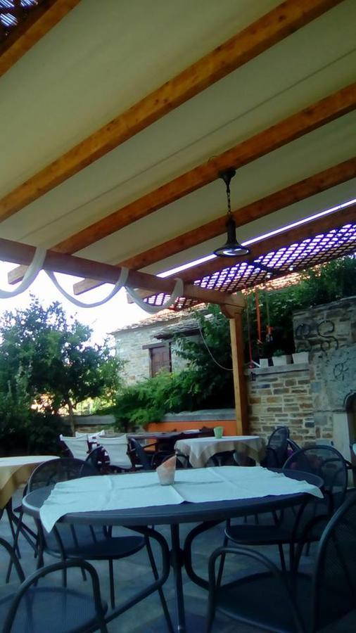Xenonas Ton Chromaton Hotel Lafkos Exterior photo